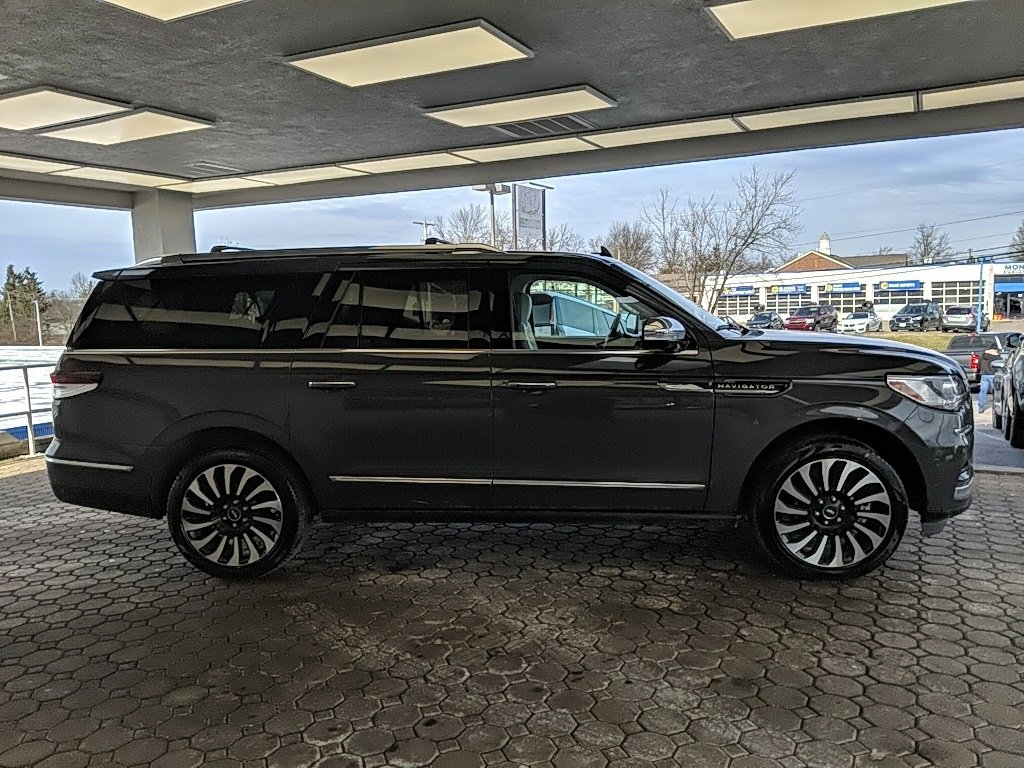 Certified 2022 Lincoln Navigator L Black Label image 4