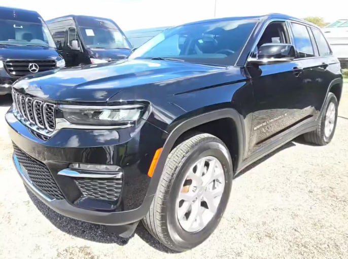 Used 2022 Jeep Grand Cherokee Limited AWD/4WD image 3