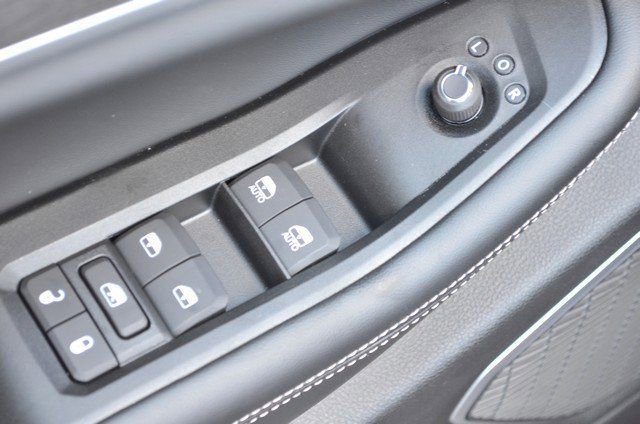 New 2025 Jeep Grand Cherokee Limited w/ Black Appearance Package image 13