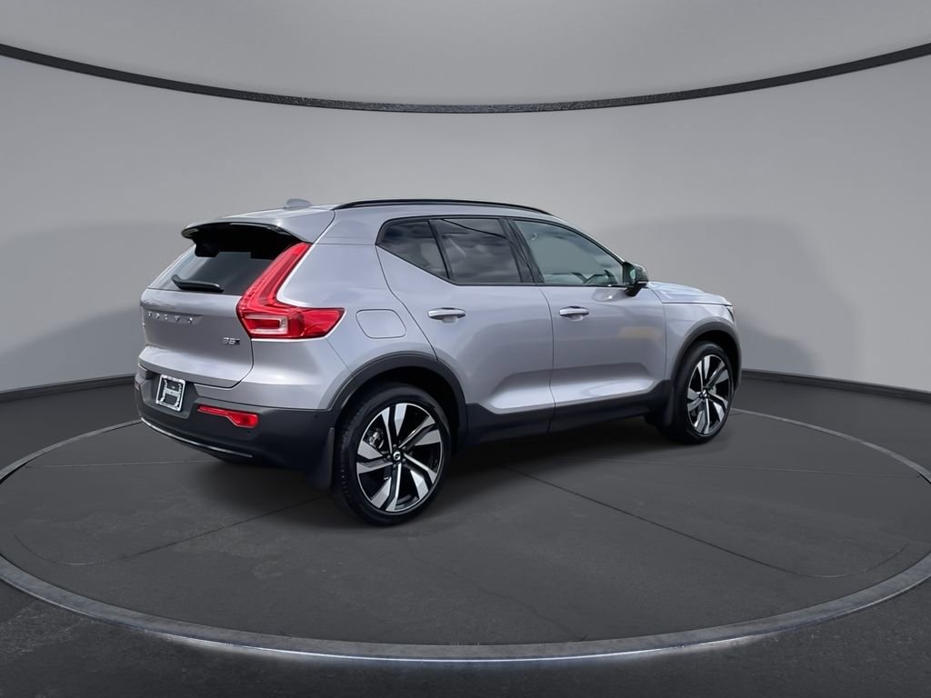 Used 2026 Volvo XC40 B5 Ultra w/ Climate Package AWD/4WD image 9
