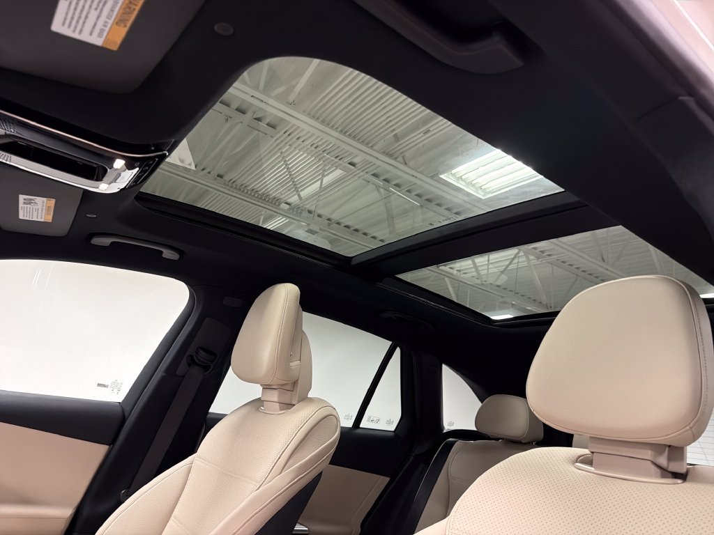 Used 2025 Mercedes-Benz GLC 300 image 28