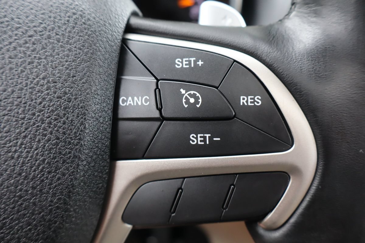 Used 2016 Jeep Grand Cherokee Limited AWD/4WD image 31