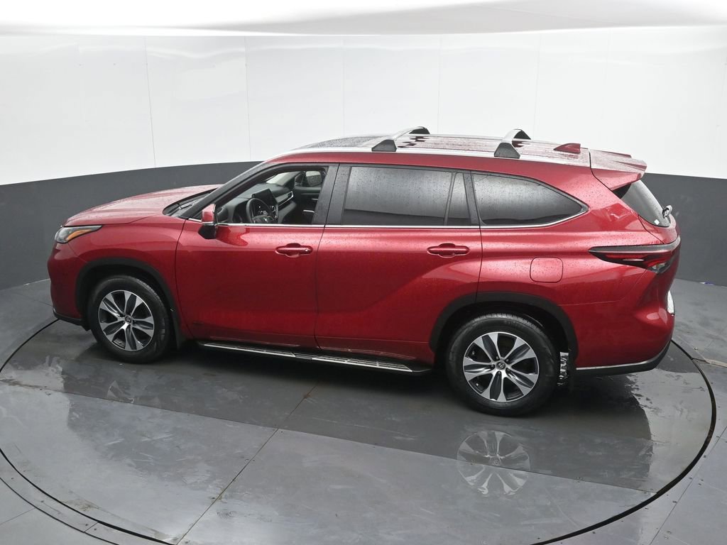 Used 2024 Toyota Highlander XLE image 42