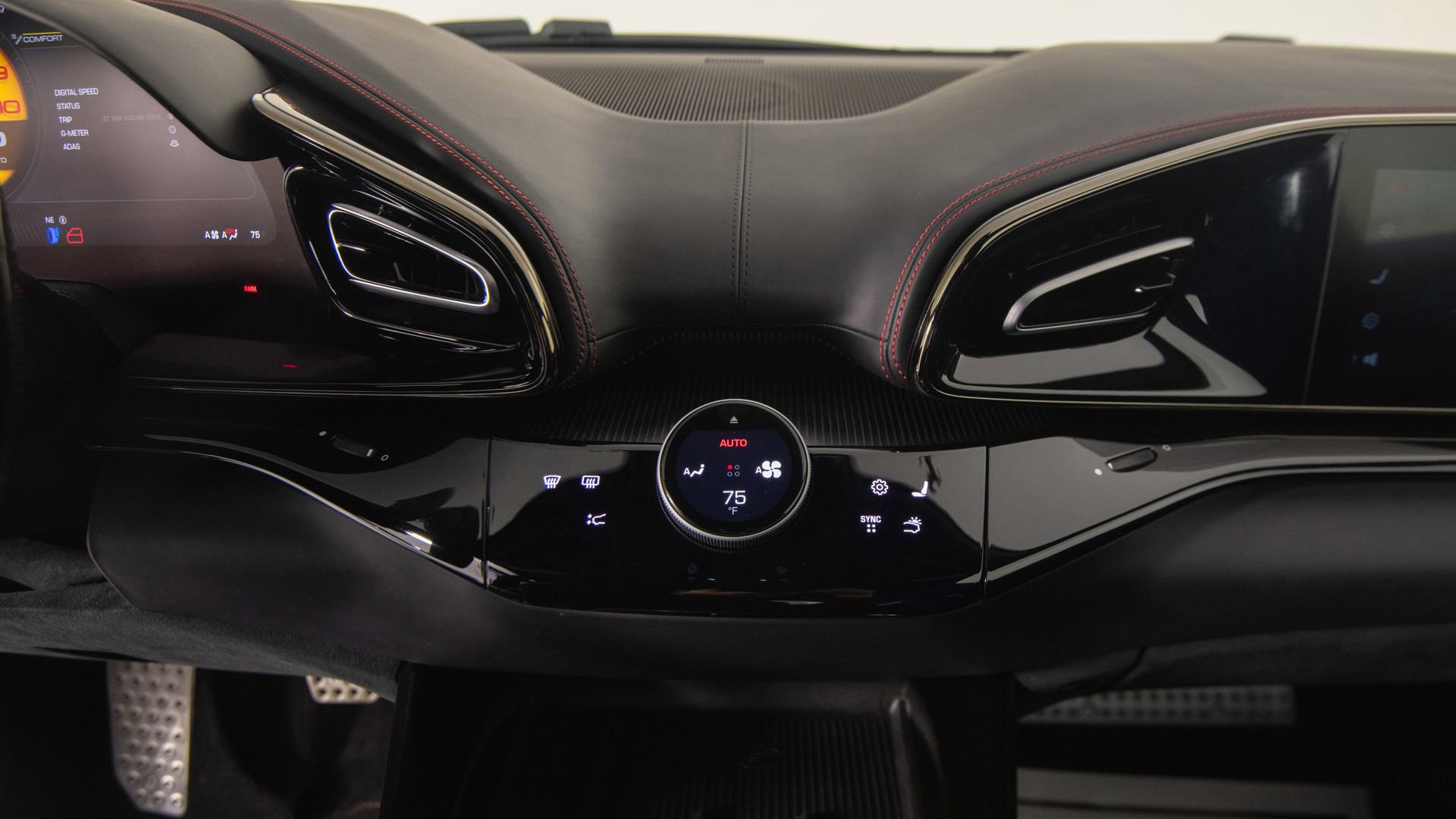 Used 2025 Ferrari Purosangue image 43