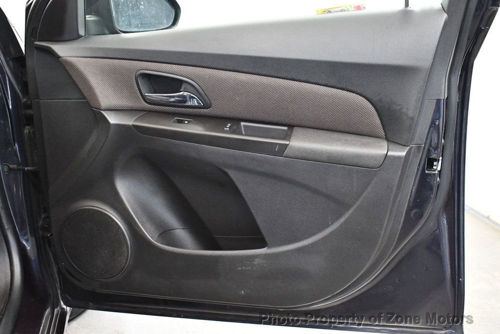 Used 2016 Chevrolet Cruze LT FWD image 13