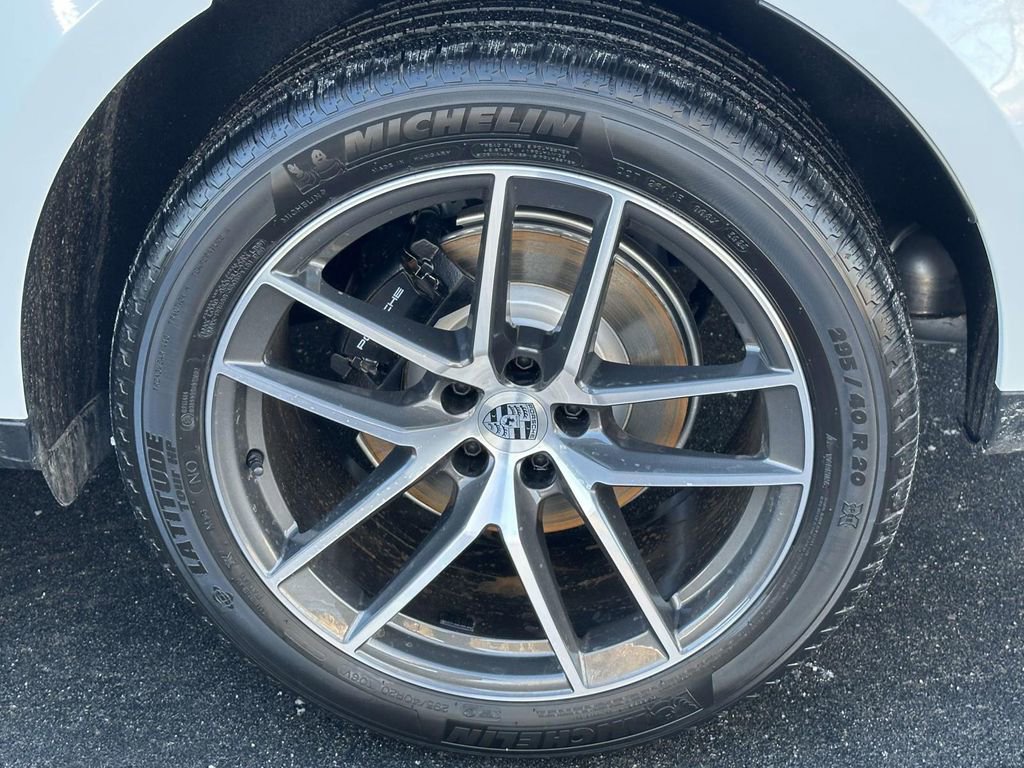 New 2026 Porsche Macan image 8