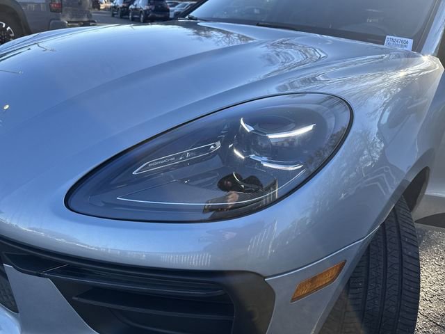 Used 2022 Porsche Macan AWD/4WD image 32