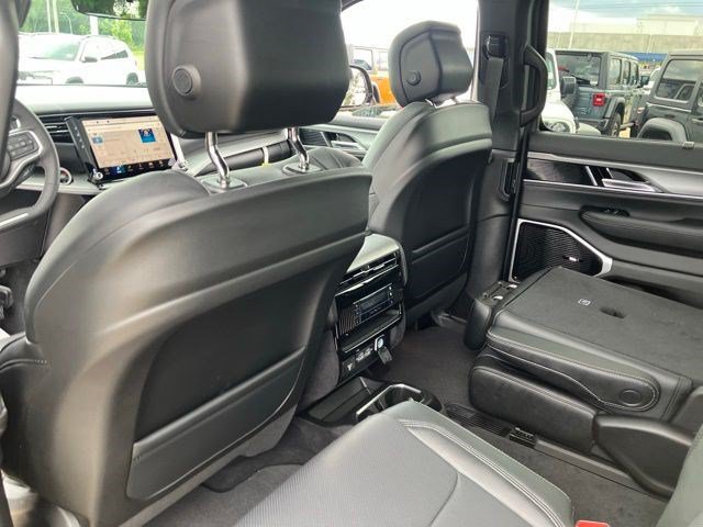 New 2026 Jeep Grand Wagoneer Limited AWD/4WD image 26