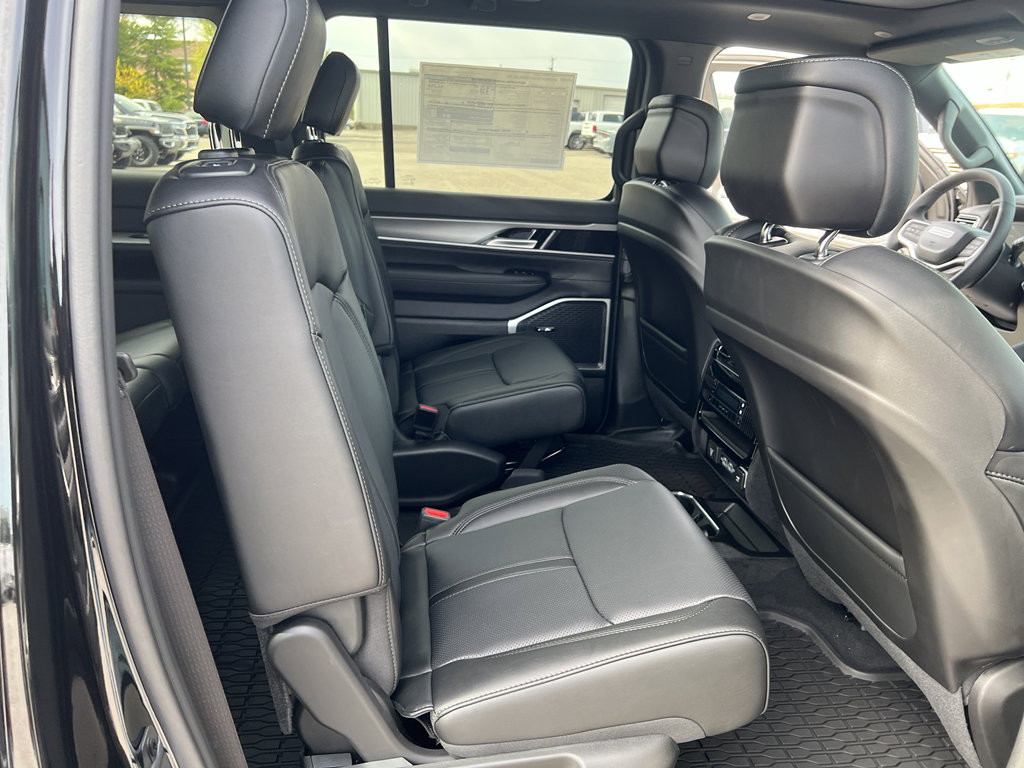 New 2025 Jeep Wagoneer Series II AWD/4WD image 13
