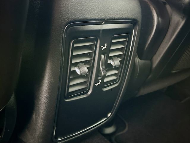 Used 2021 Jeep Grand Cherokee Laredo image 23