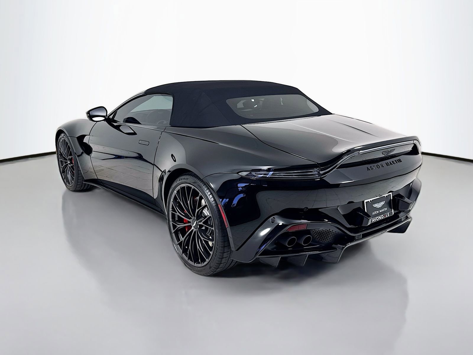 Used 2023 Aston Martin V8 Vantage Roadster image 5