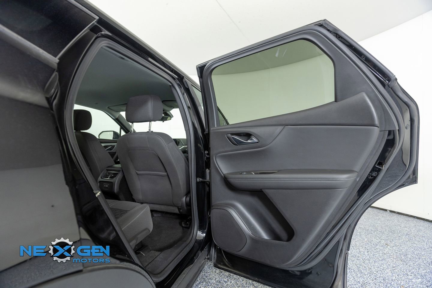 Used 2020 Chevrolet Blazer LT image 30