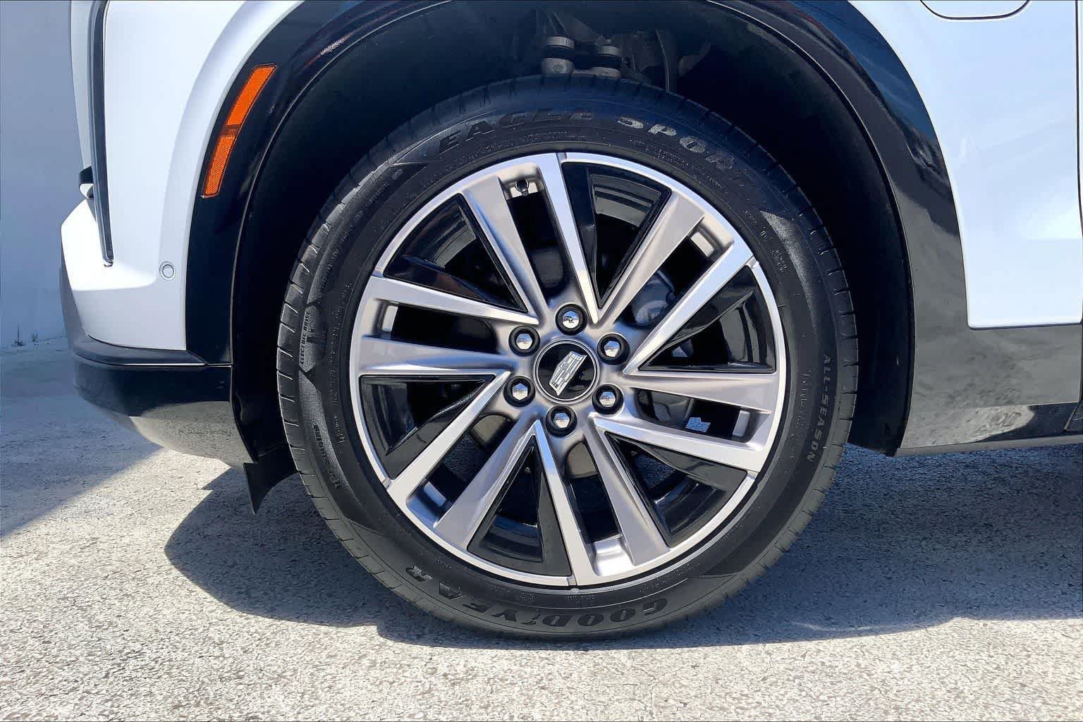 Used 2026 Cadillac Vistiq Sport AWD/4WD image 8