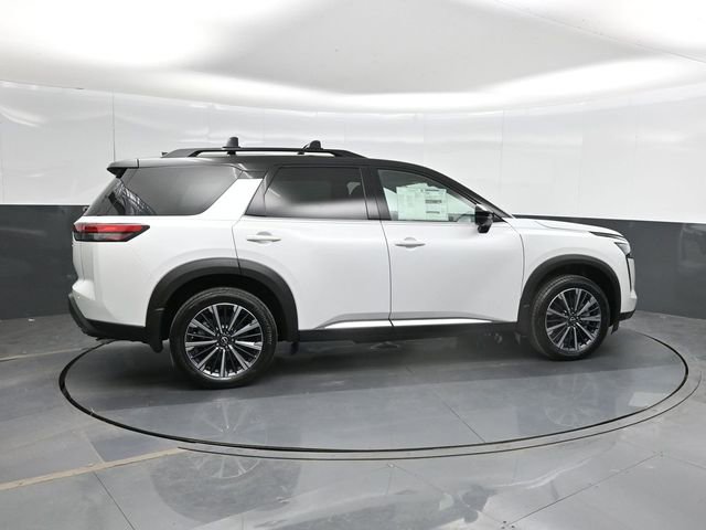 New 2026 Nissan Pathfinder Platinum w/ Cargo Package AWD/4WD image 3