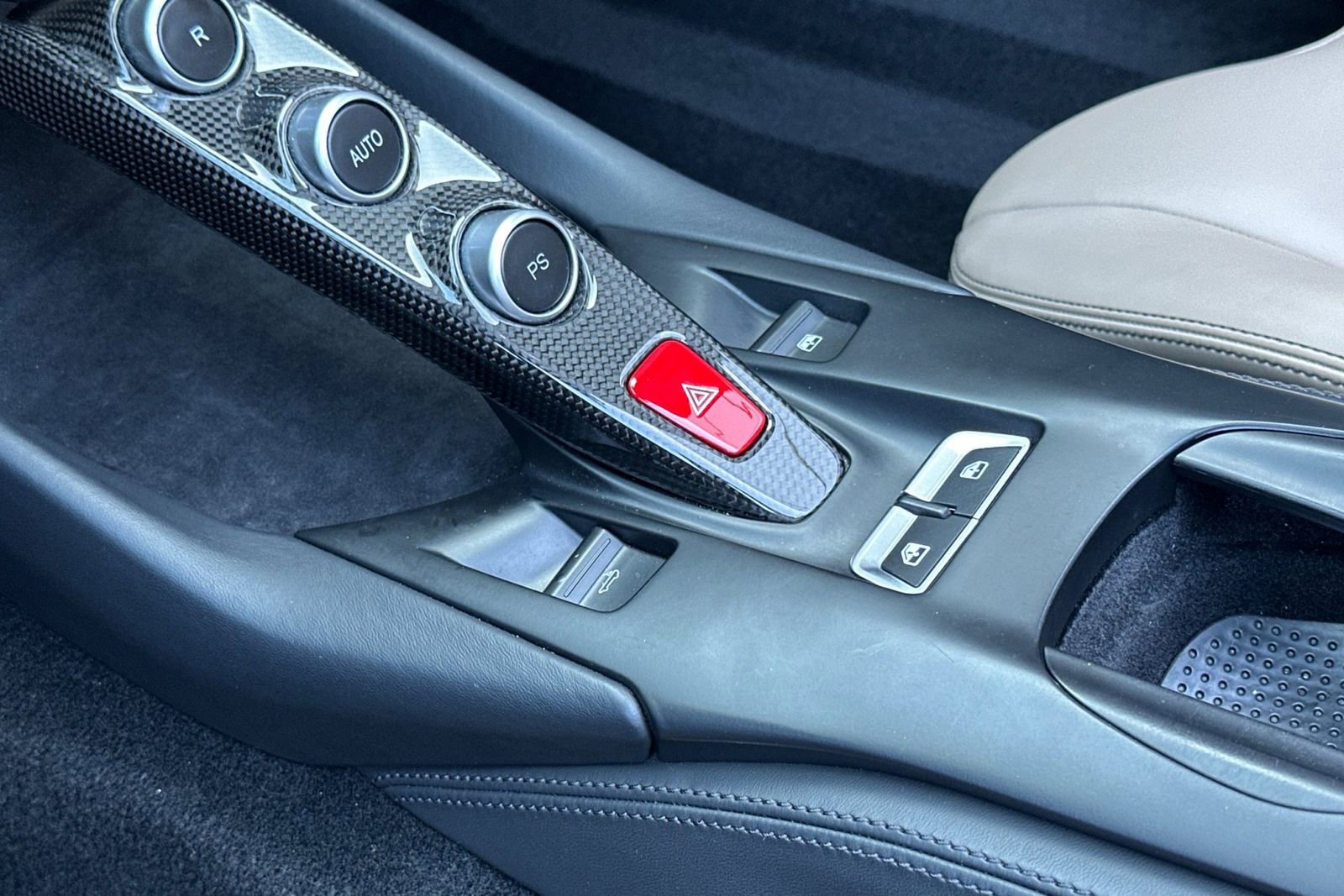 Used 2021 Ferrari 812 GTS RWD image 25