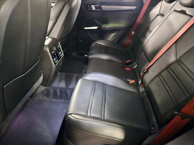 Used 2019 Porsche Cayenne Turbo image 18