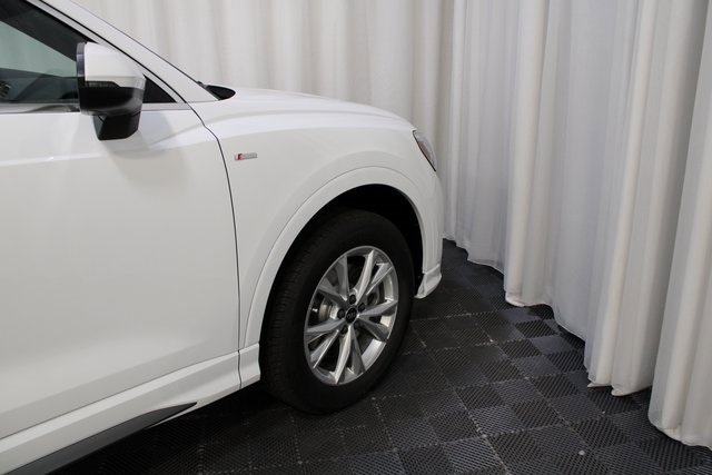 New 2025 Audi Q3 2.0T Premium image 28