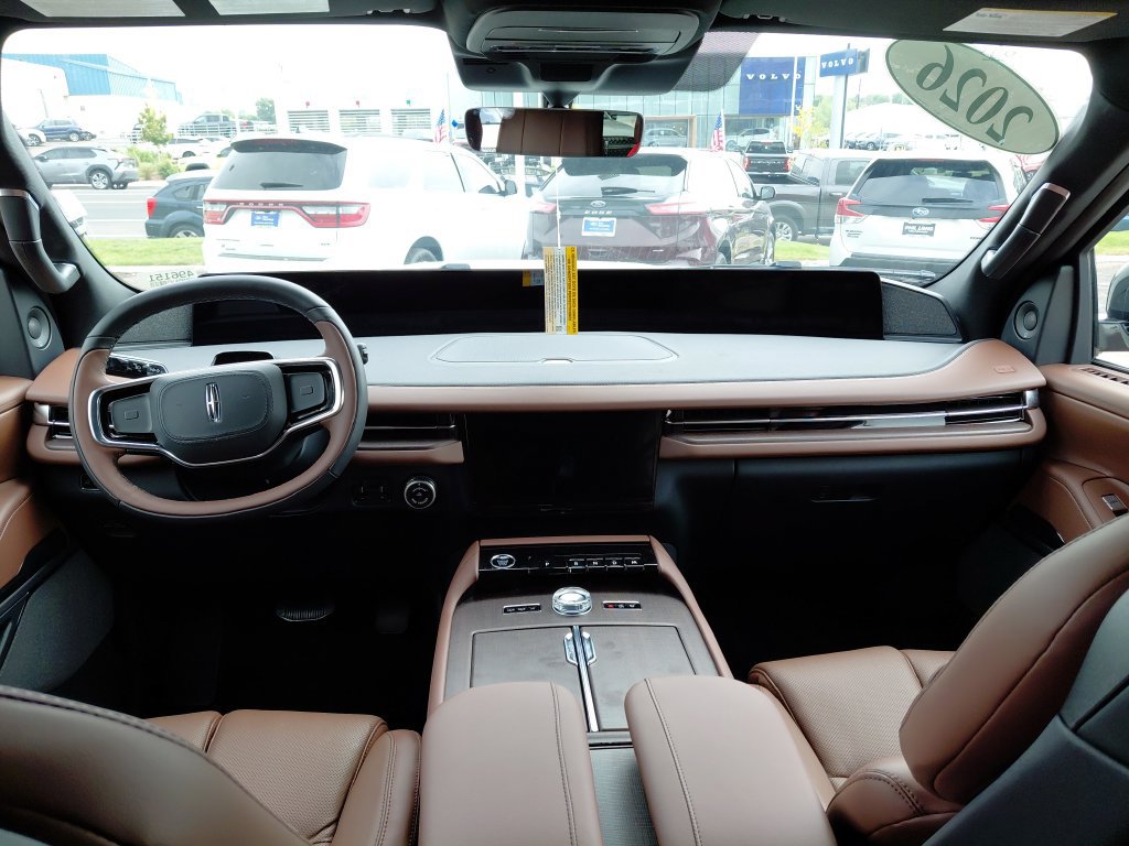 New 2026 Lincoln Navigator L Reserve AWD/4WD image 24