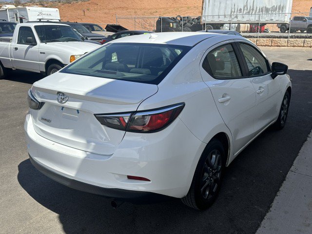 Used 2019 Toyota Yaris LE FWD image 3
