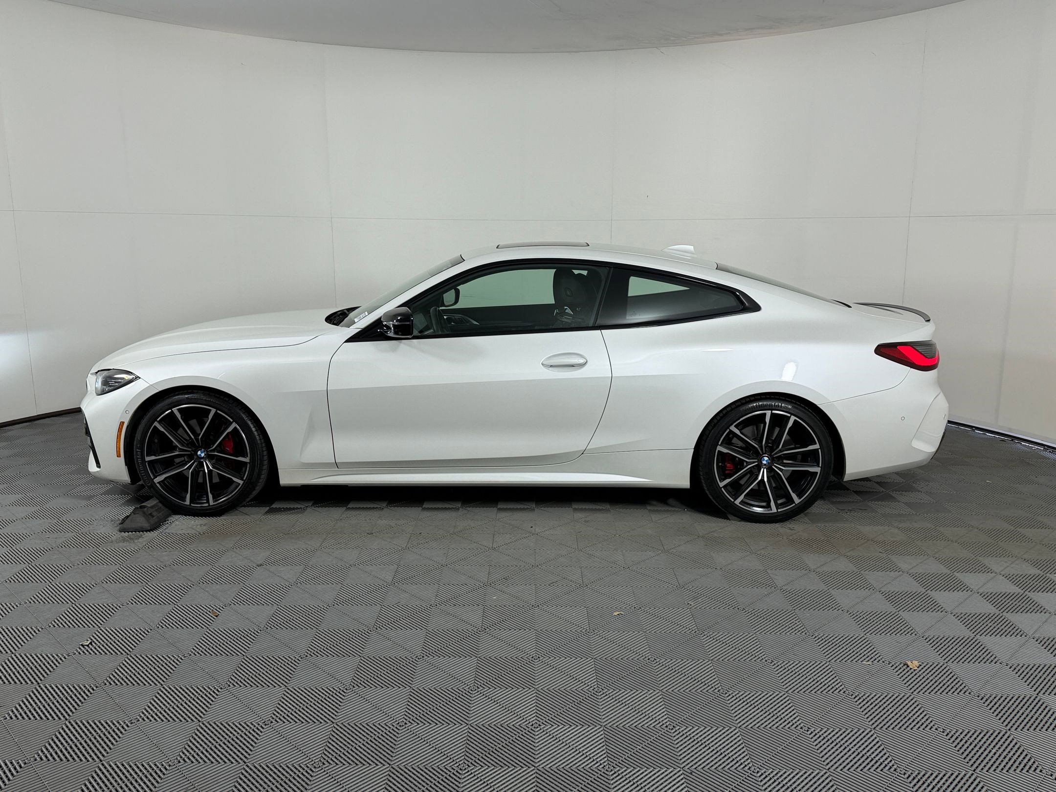 Certified 2023 BMW 430i Coupe w/ M Sport Package image 2