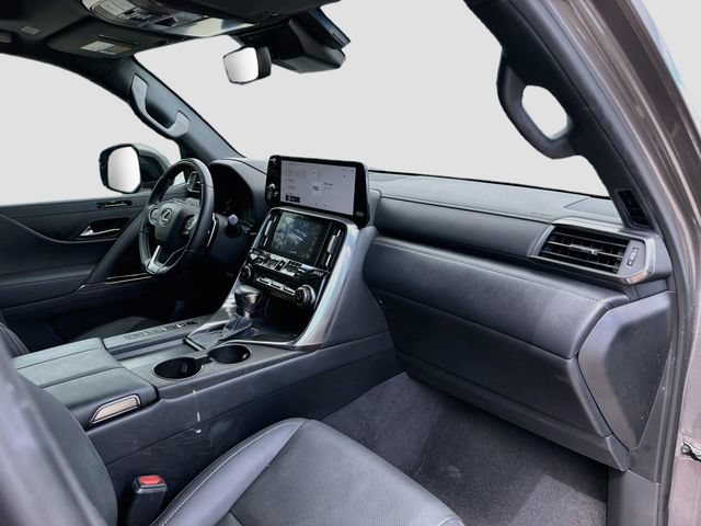 Used 2024 Lexus LX 600 4WD w/ Luxury Package image 15