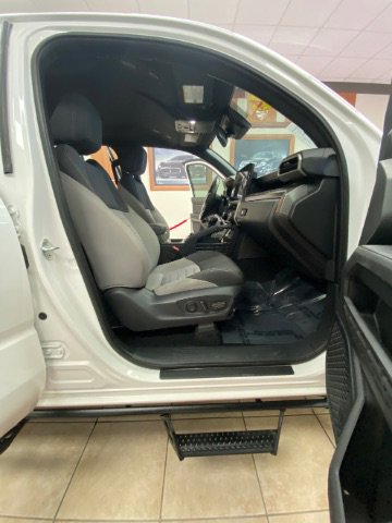 Used 2024 Toyota Tacoma TRD Sport w/ TRD Sport Upgrade Package image 18