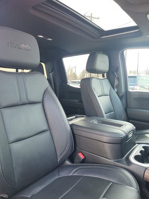Used 2022 Chevrolet Silverado 1500 High Country w/ Technology Package AWD/4WD image 27