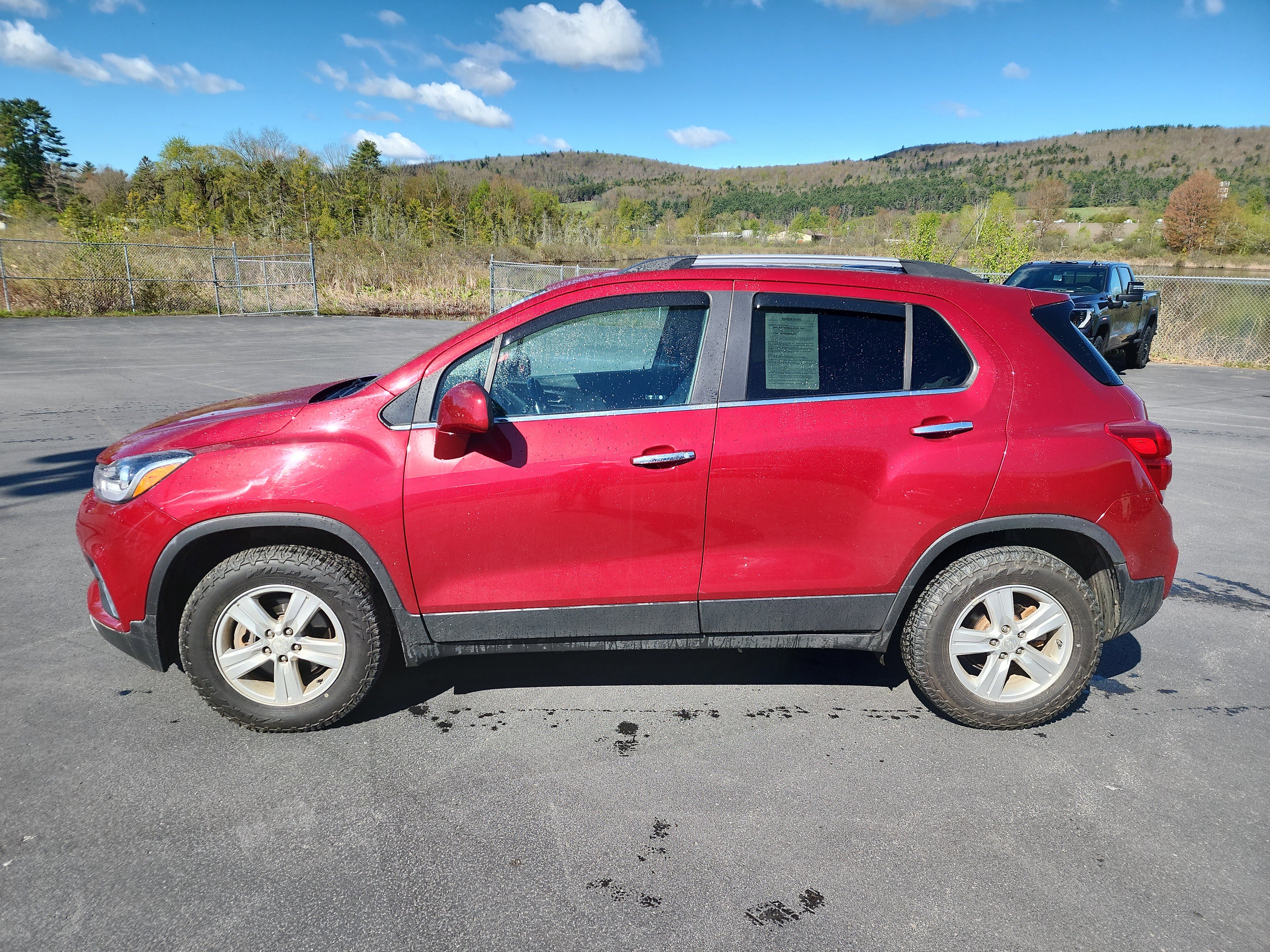 Used 2020 Chevrolet Trax LT w/ LT Convenience Package AWD/4WD image 5