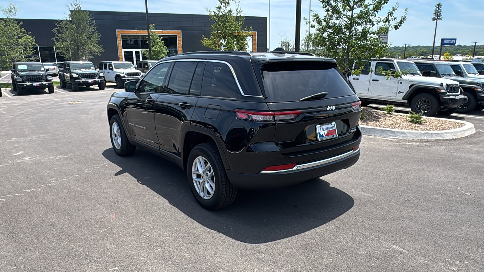 New 2026 Jeep Grand Cherokee Laredo RWD image 7