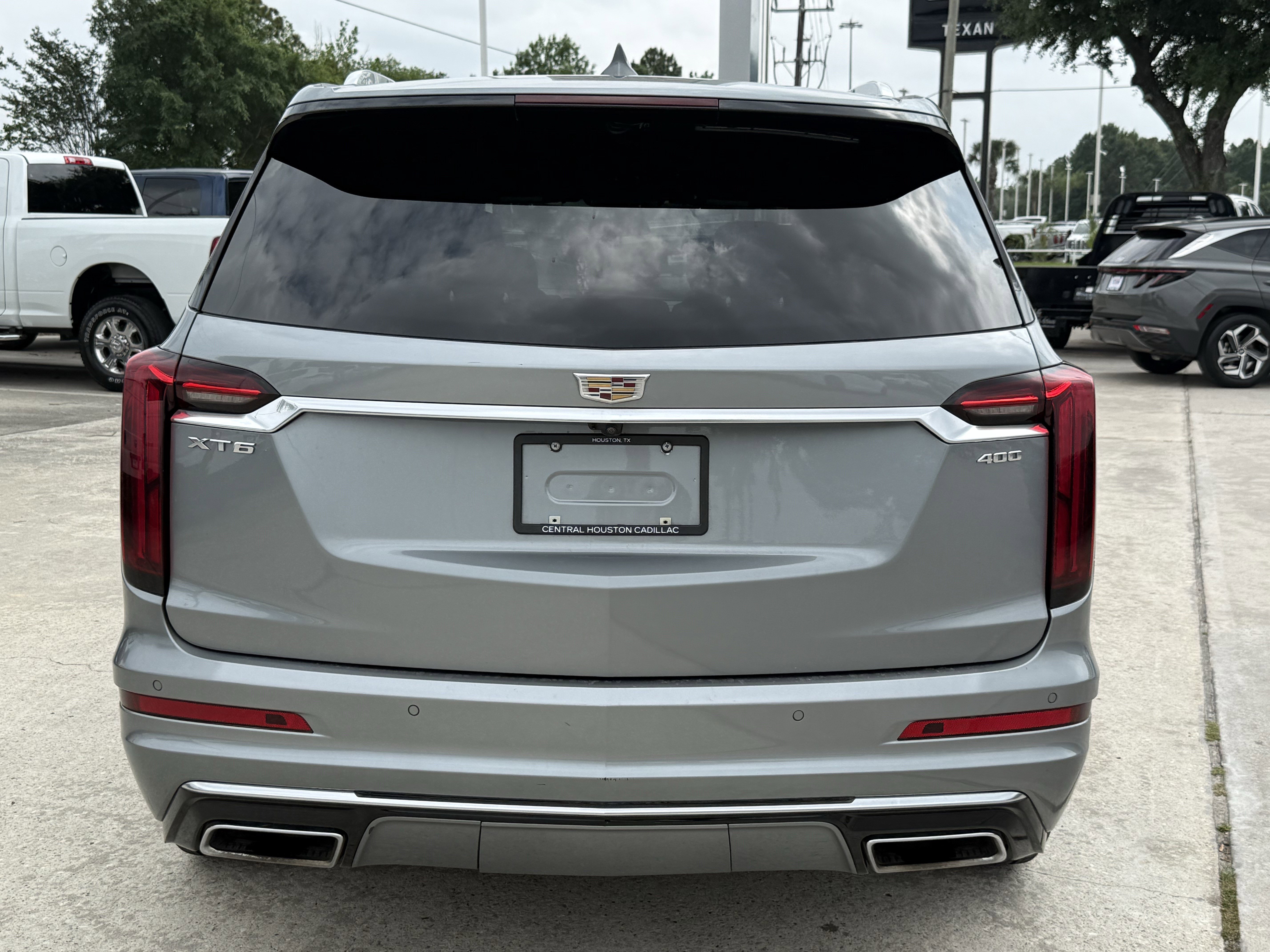 Used 2023 Cadillac XT6 Premium Luxury FWD image 6
