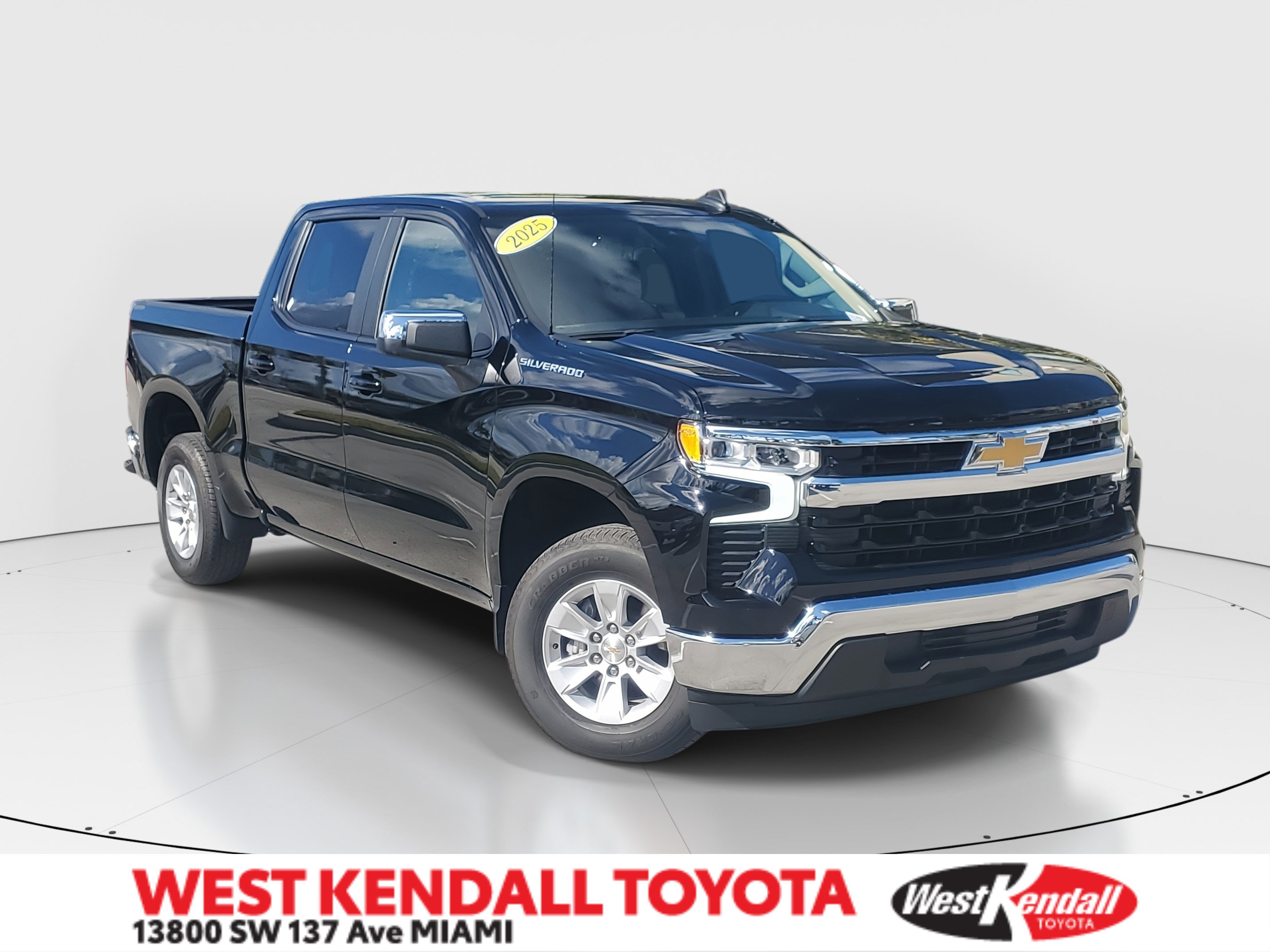 Used 2025 Chevrolet Silverado 1500 LT image 1