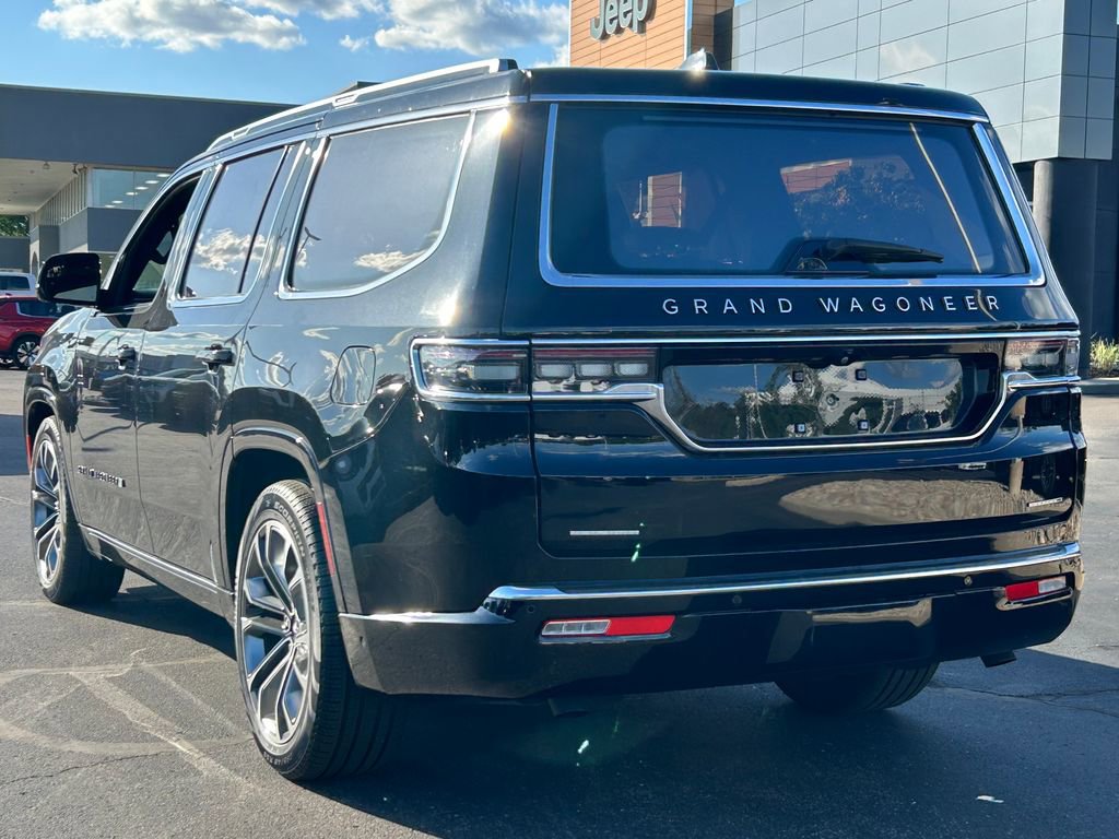Used 2023 Jeep Grand Wagoneer Series III AWD/4WD image 5