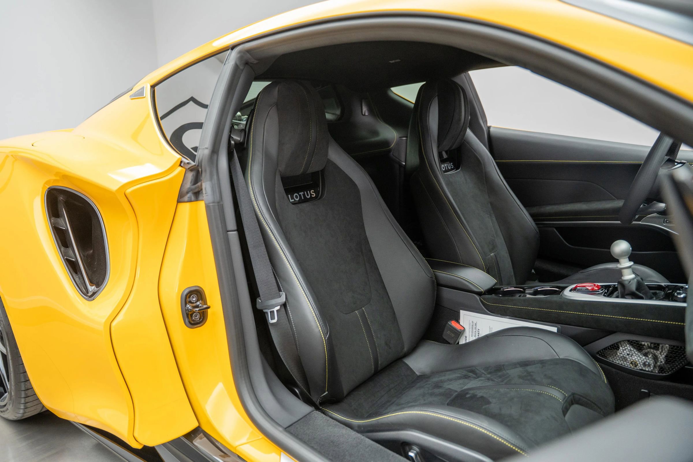 Used 2024 Lotus Emira First Edition image 22