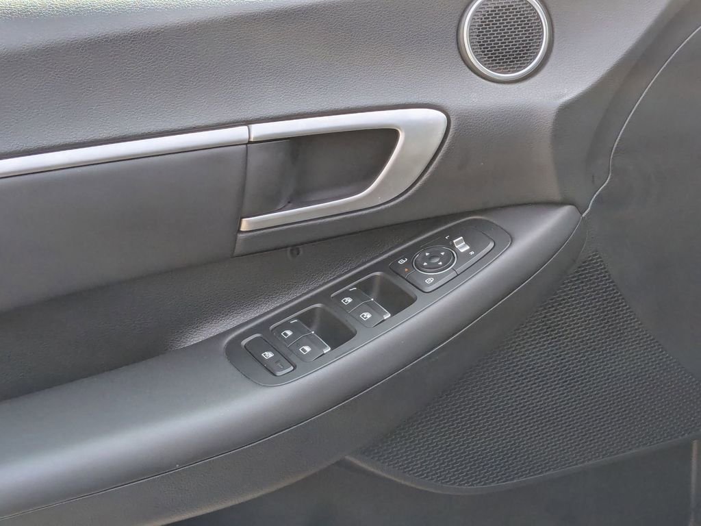 Used 2025 Hyundai Sonata SEL image 13