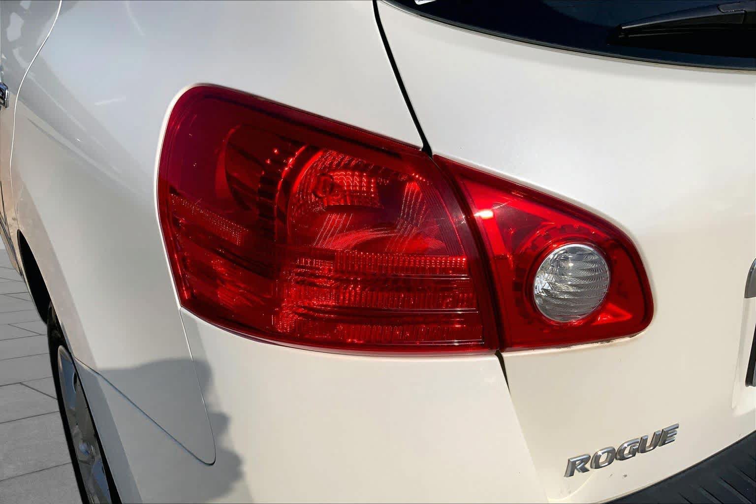 Used 2013 Nissan Rogue S FWD image 26