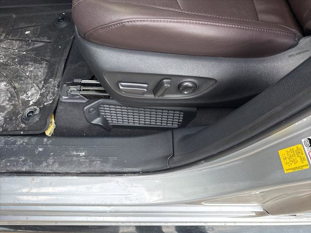 Certified 2024 Toyota Sienna Platinum image 10