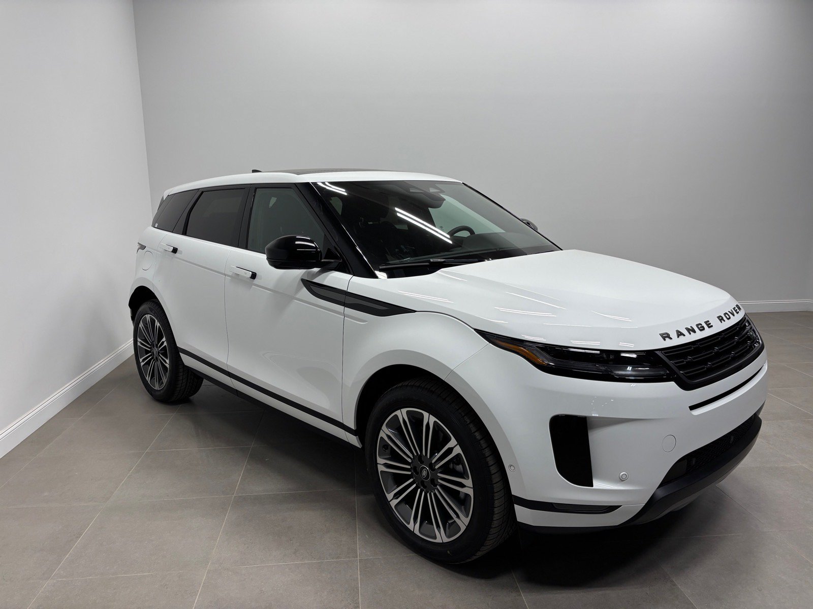New 2026 Land Rover Range Rover Evoque S AWD/4WD image 5