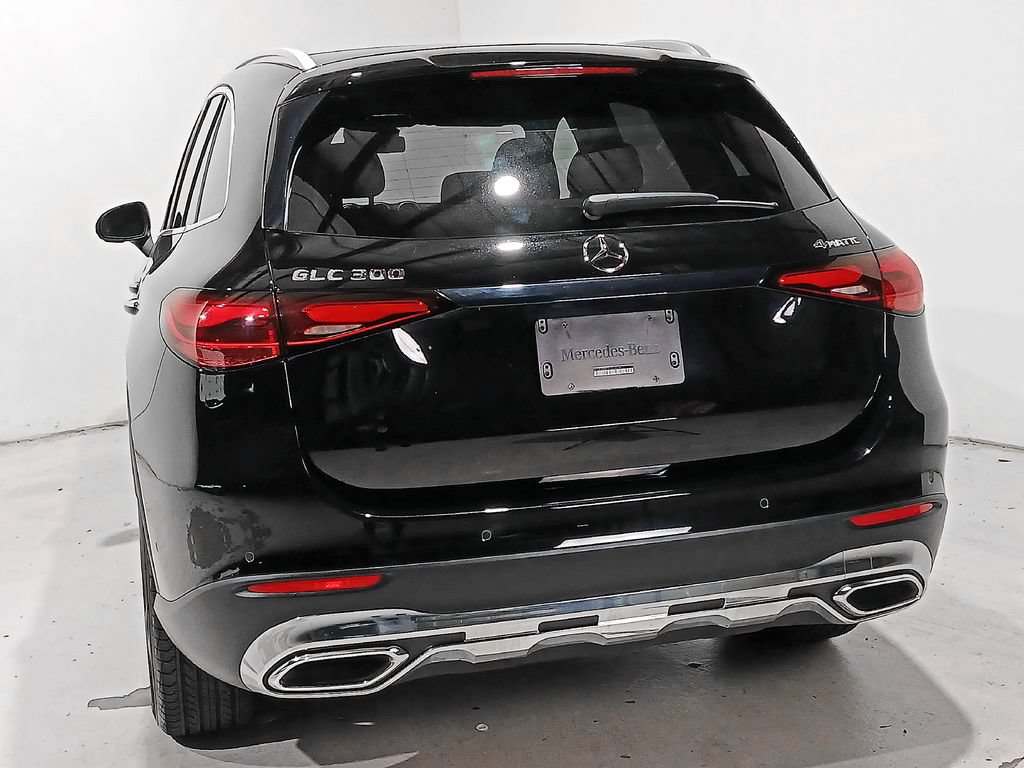 Used 2023 Mercedes-Benz GLC 300 4MATIC w/ Exclusive Trim Package image 5