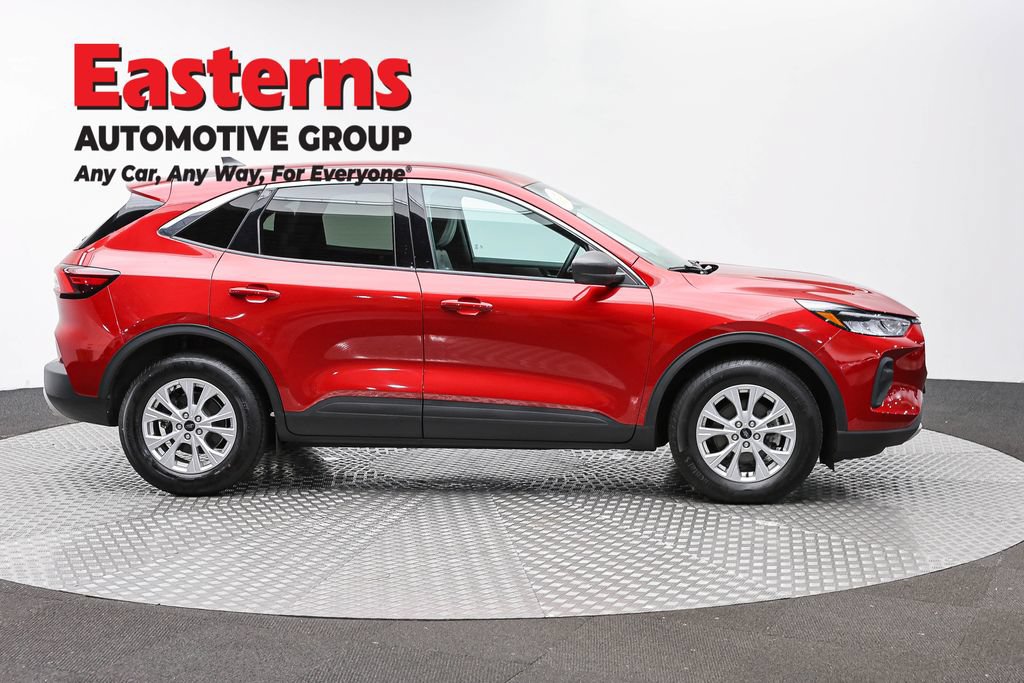 Used 2023 Ford Escape Active AWD/4WD image 4