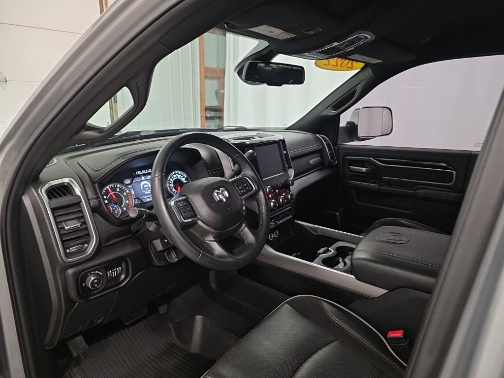 Used 2022 RAM 3500 Laramie AWD/4WD image 16