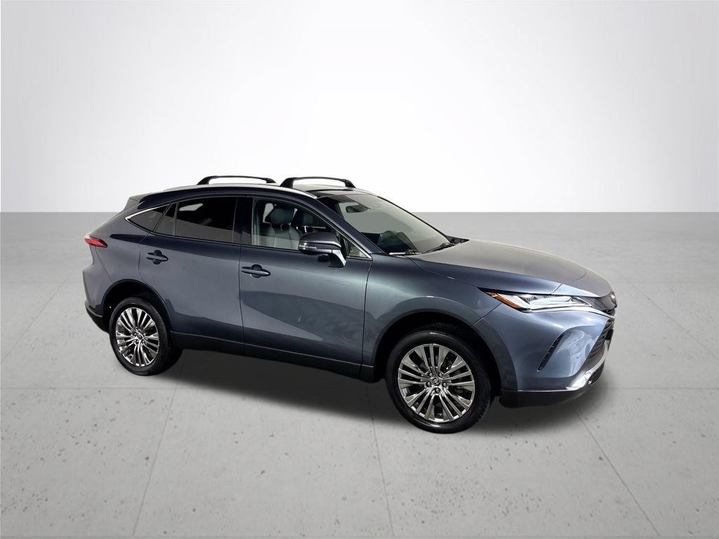 Used 2023 Toyota Venza XLE AWD/4WD image 4