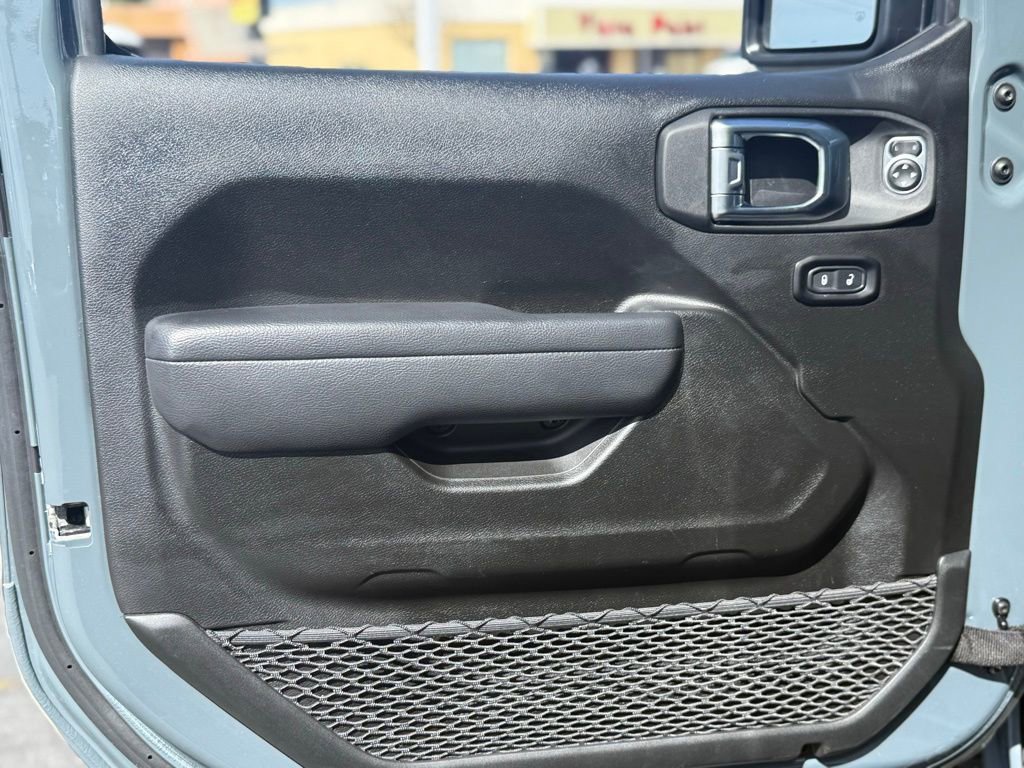 Used 2025 Jeep Wrangler Willys image 16