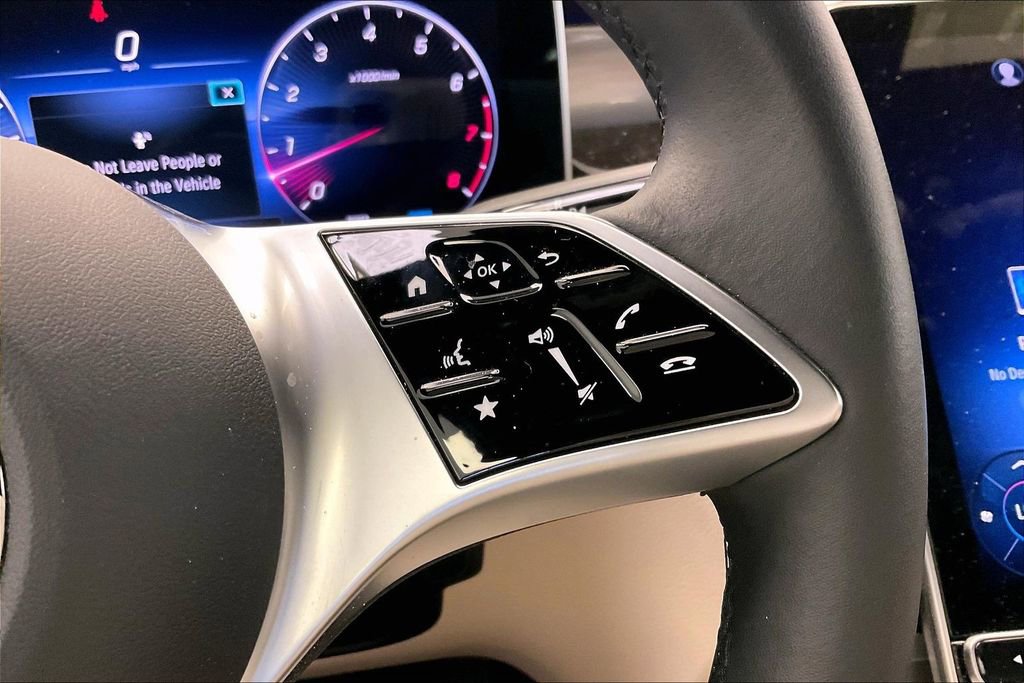 Used 2024 Mercedes-Benz GLC 300 4MATIC image 18