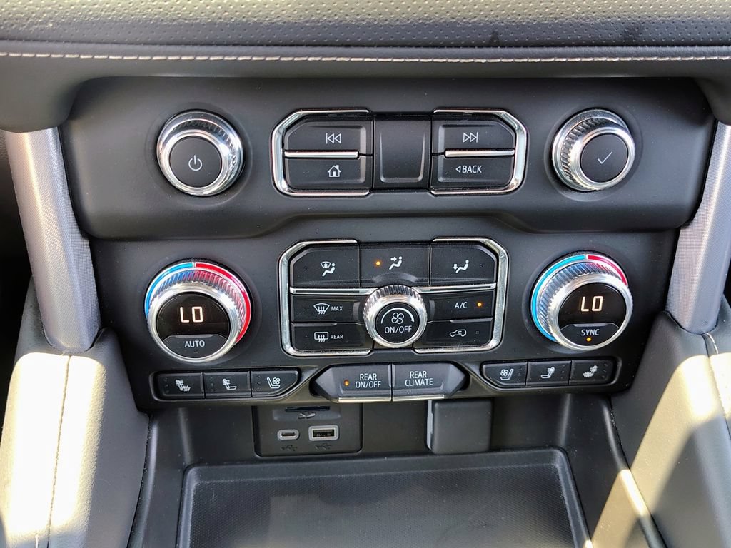 Used 2021 GMC Yukon XL SLT w/ SLT Premium Package AWD/4WD image 31