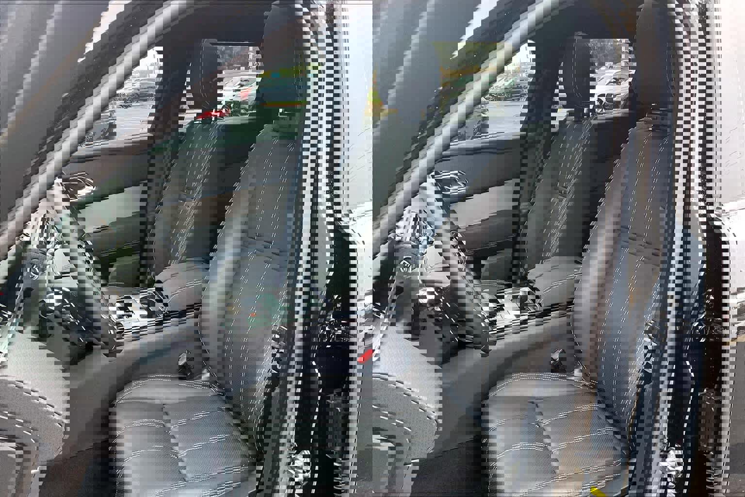 Used 2023 Land Rover Range Rover Velar R-Dynamic S image 29