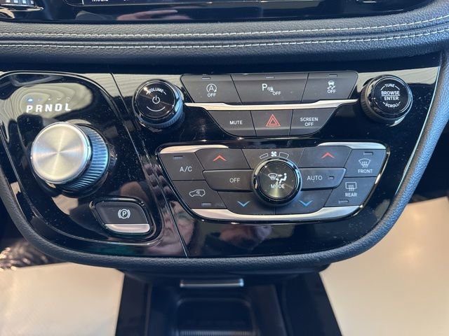 Used 2020 Chrysler Pacifica Limited w/ S Appearance Package image 22
