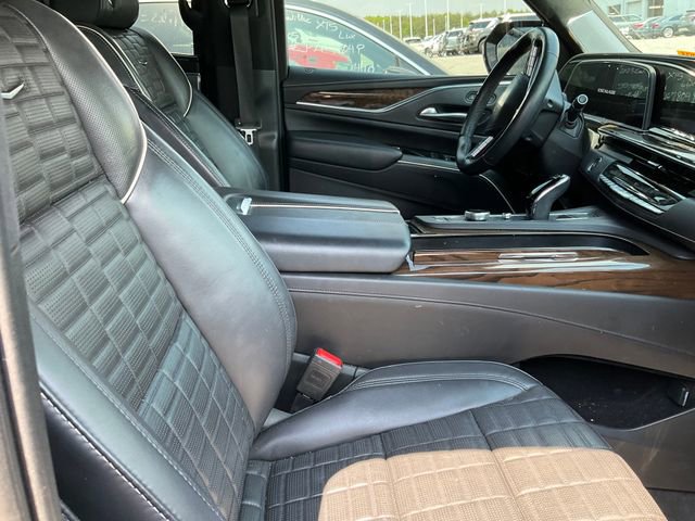 Used 2023 Cadillac Escalade Sport Platinum w/ LPO, ONYX Package AWD/4WD image 9