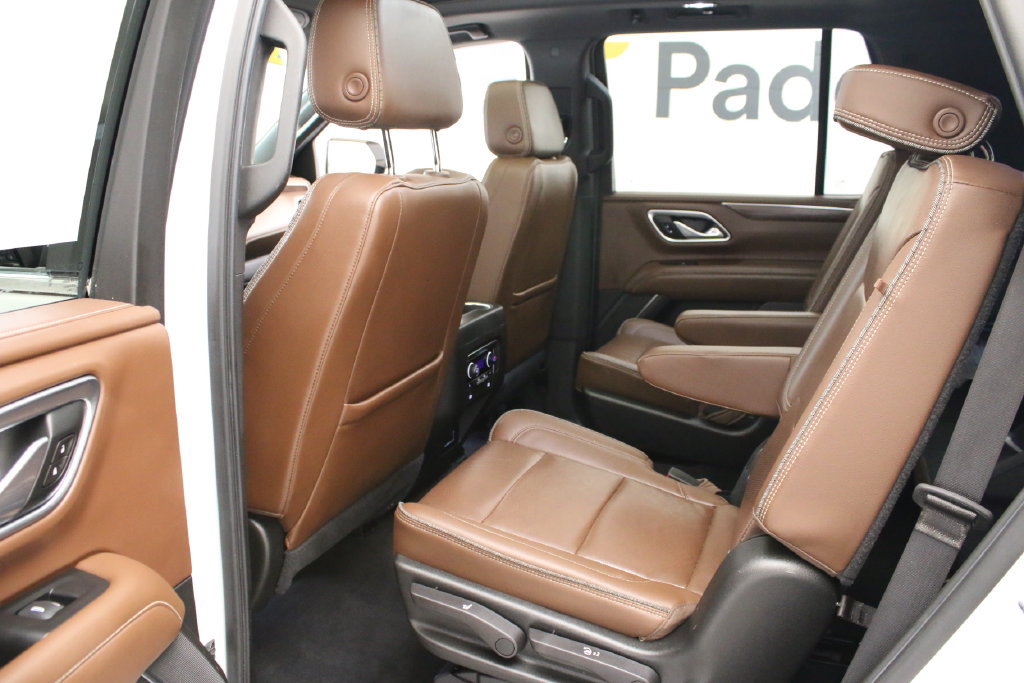 Used 2021 Chevrolet Tahoe High Country w/ Premium Package AWD/4WD image 26