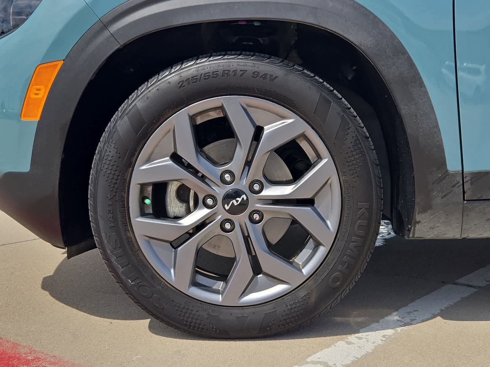 Used 2024 Kia Seltos S FWD image 14