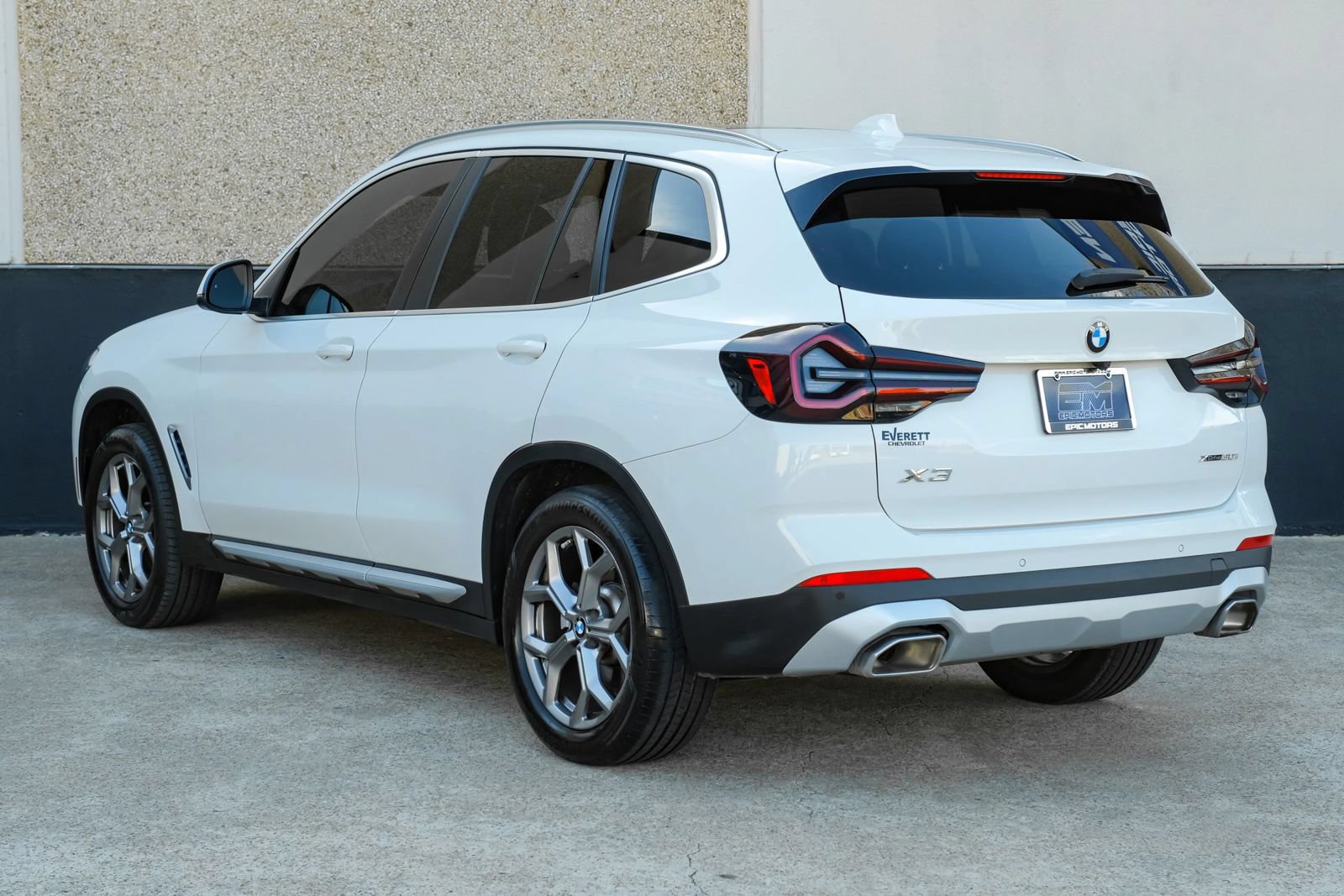 Used 2023 BMW X3 xDrive30i w/ Premium Package w/ZPA AWD/4WD image 9